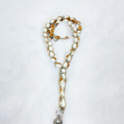 Alternative view of سبحة قفص معدن بحجر الكهرمان والعاج 33 حبة - 8 مم