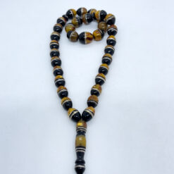 Alternative view of سبحة يسر مجدول بالفضة والكهرمان 33 حبة - 12 مم